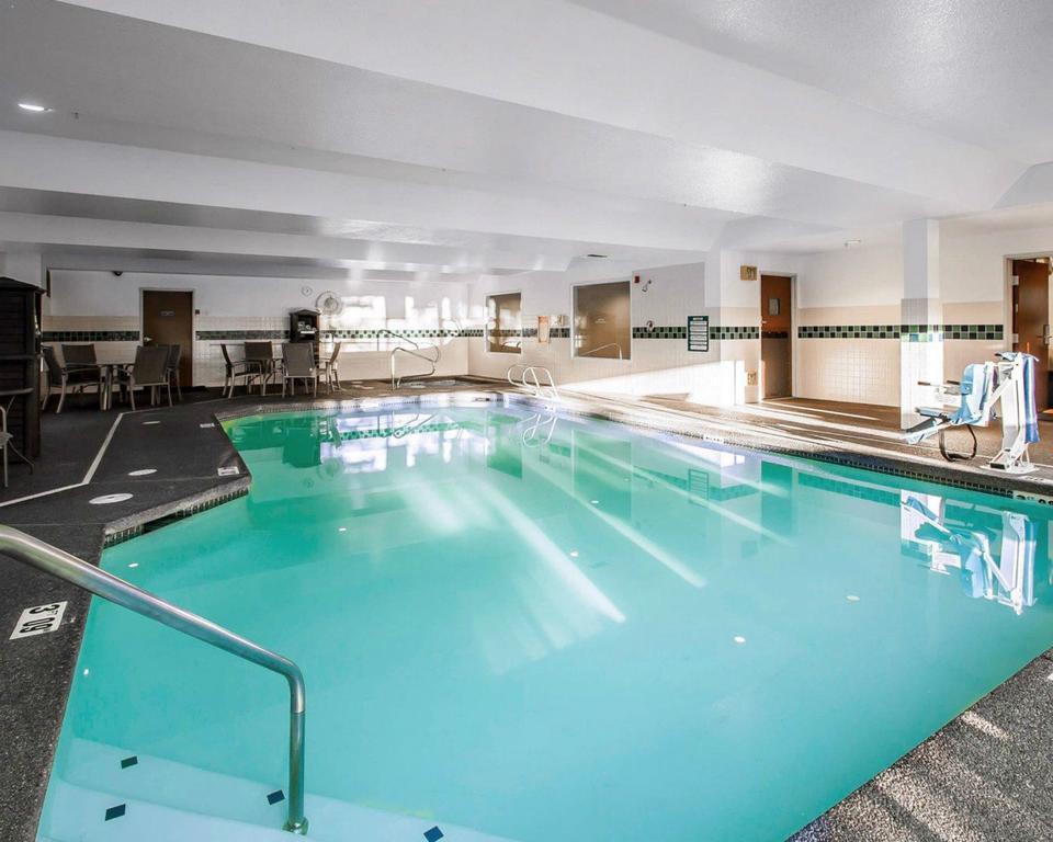 Clarion Hotel Portland International Airport Exteriör bild