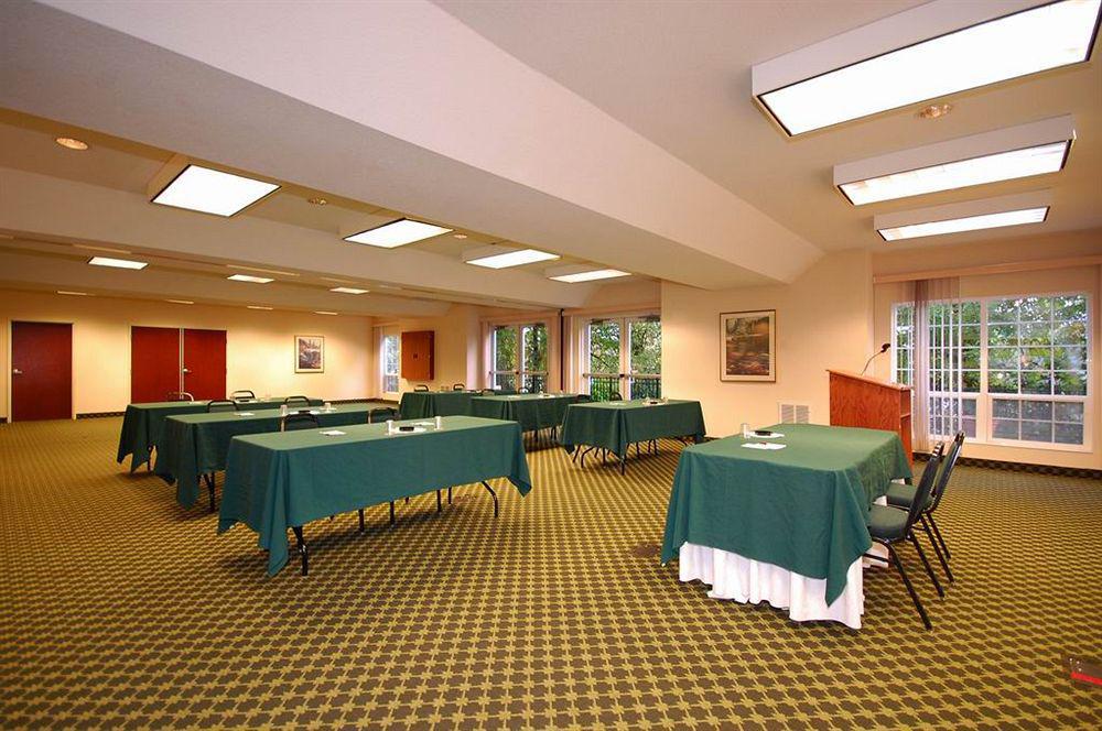 Clarion Hotel Portland International Airport Exteriör bild